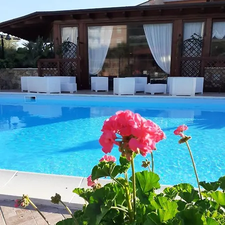 Il Cavallino Rosso 3*